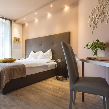 Couette-café Relais Quercia 3*
